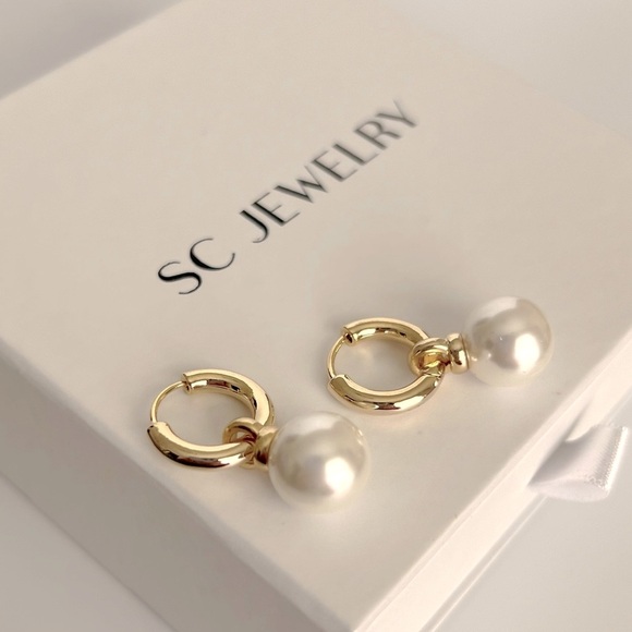 Pearl Hoop Earrings | Removable Part | 14K Gold Plated Luxury Jewelry - Picture 10 of 14